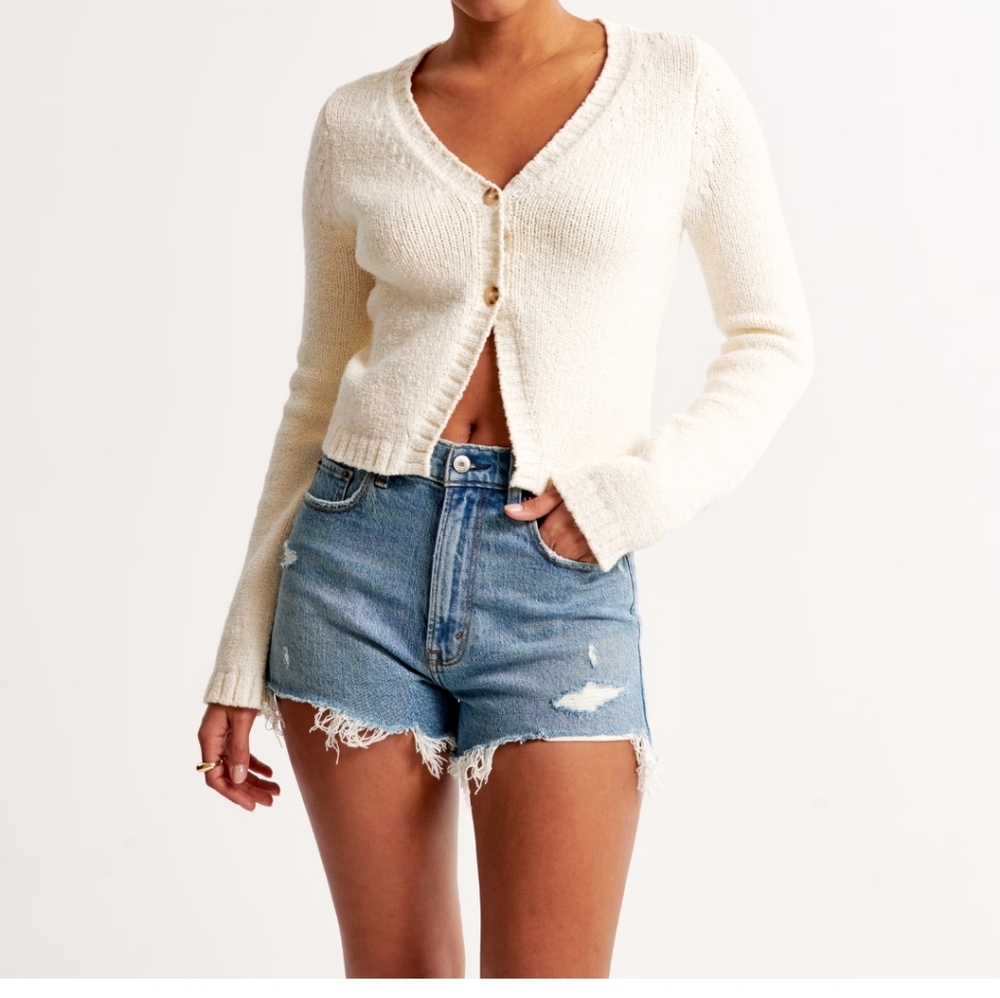 Abercrombie and Fitch Highrise Cutoff Short (6)